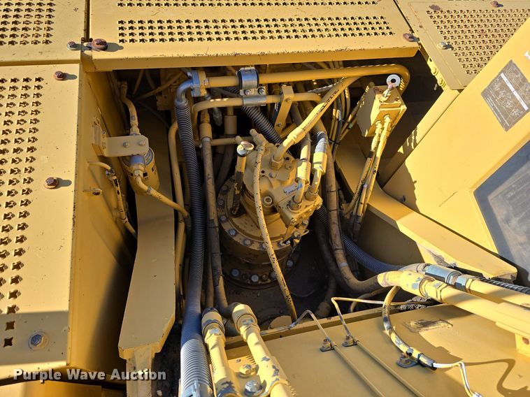 image for item LW9794 1997 Caterpillar  325B L excavator