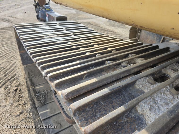 image for item LW9794 1997 Caterpillar  325B L excavator