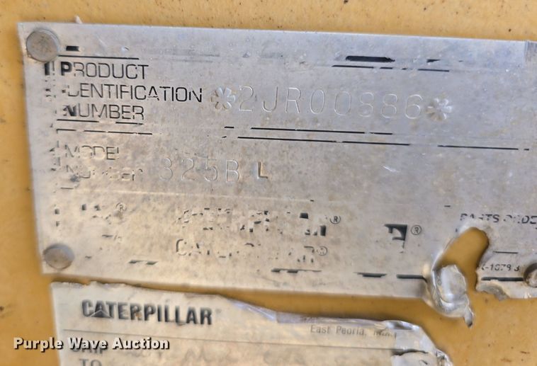 image for item LW9794 1997 Caterpillar  325B L excavator