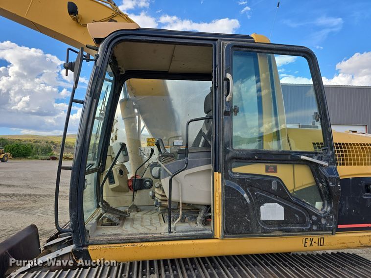 image for item LW9795 2002 Caterpillar  312C L excavator