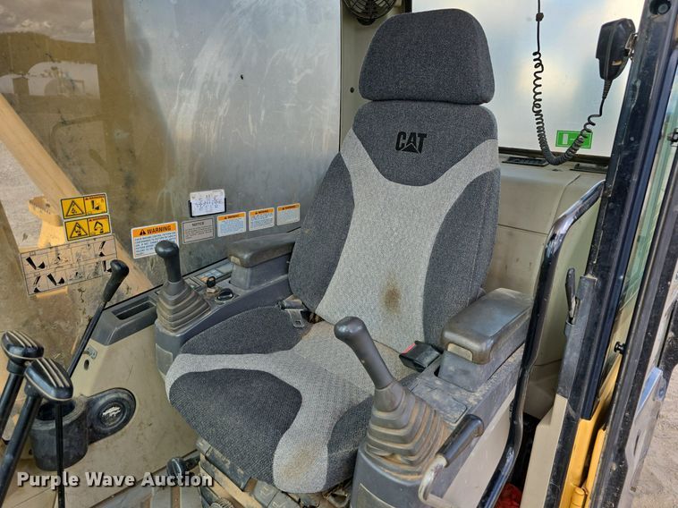 image for item LW9795 2002 Caterpillar  312C L excavator