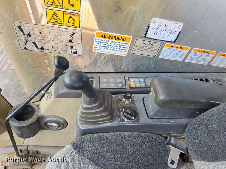 image for item LW9795 2002 Caterpillar  312C L excavator