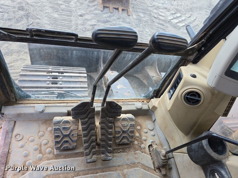 image for item LW9795 2002 Caterpillar  312C L excavator