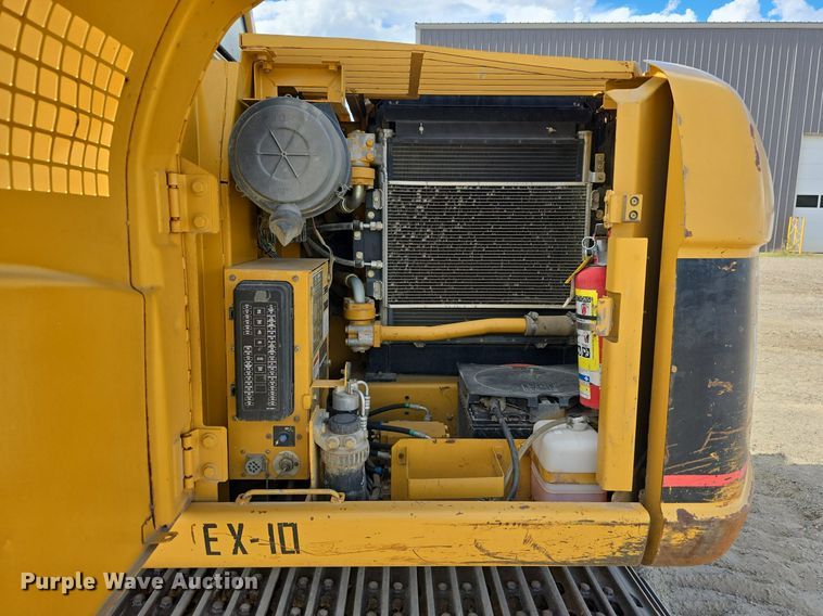 image for item LW9795 2002 Caterpillar  312C L excavator