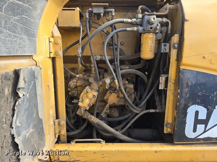 image for item LW9795 2002 Caterpillar  312C L excavator
