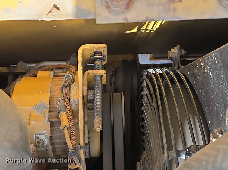 image for item LW9795 2002 Caterpillar  312C L excavator