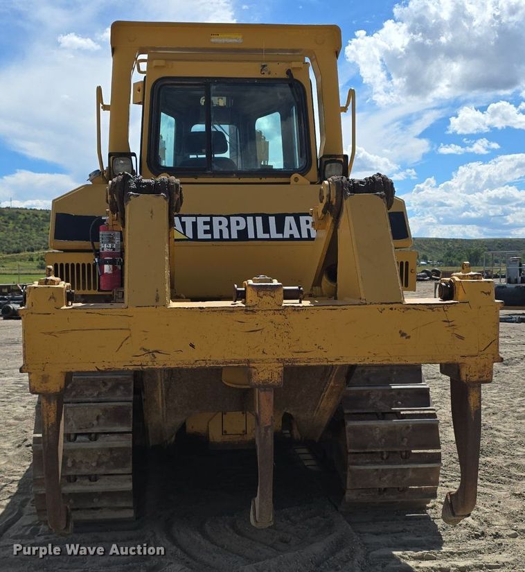 image for item LW9797 1992 Caterpillar  D7H dozer