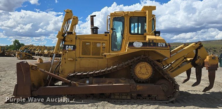 image for item LW9797 1992 Caterpillar  D7H dozer