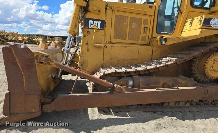 image for item LW9797 1992 Caterpillar  D7H dozer