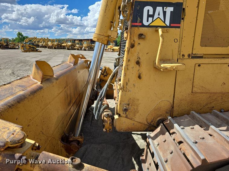 image for item LW9797 1992 Caterpillar  D7H dozer