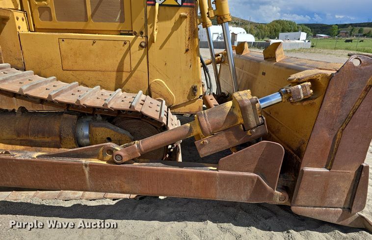 image for item LW9797 1992 Caterpillar  D7H dozer