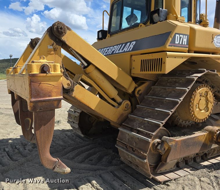 image for item LW9797 1992 Caterpillar  D7H dozer