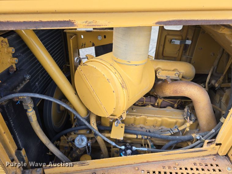 image for item LW9797 1992 Caterpillar  D7H dozer