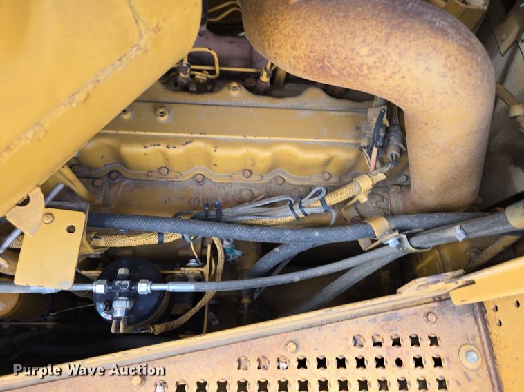 image for item LW9797 1992 Caterpillar  D7H dozer