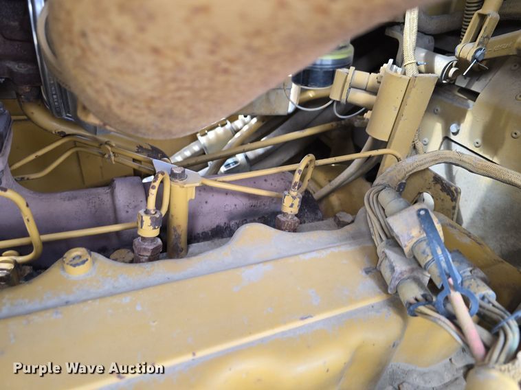 image for item LW9797 1992 Caterpillar  D7H dozer