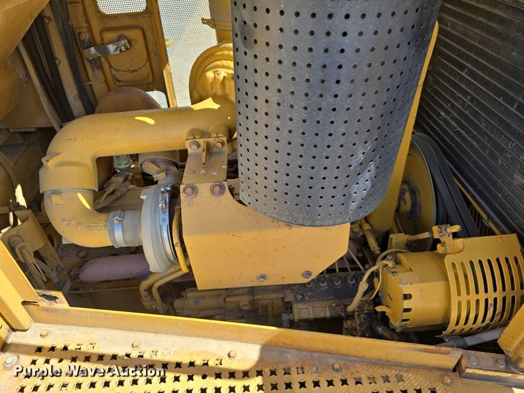 image for item LW9797 1992 Caterpillar  D7H dozer
