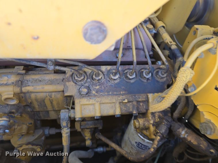 image for item LW9797 1992 Caterpillar  D7H dozer