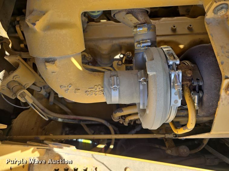 image for item LW9797 1992 Caterpillar  D7H dozer