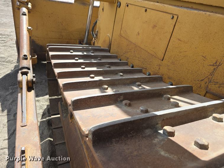 image for item LW9797 1992 Caterpillar  D7H dozer