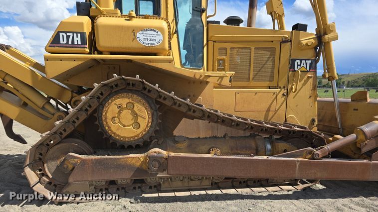 image for item LW9797 1992 Caterpillar  D7H dozer