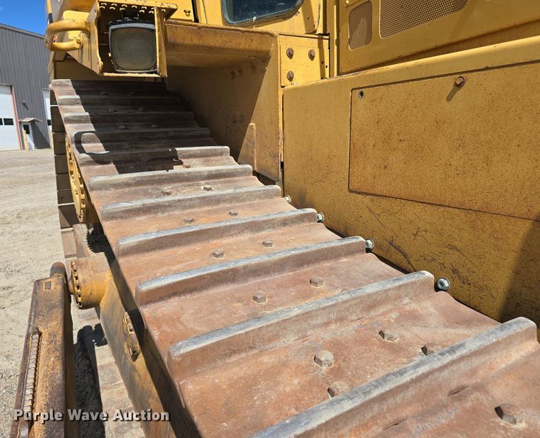 image for item LW9797 1992 Caterpillar  D7H dozer