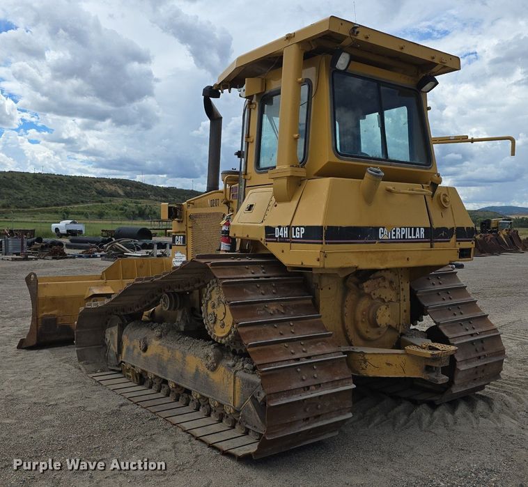 image for item LW9798 1993 Caterpillar  D4H LGP Series III dozer