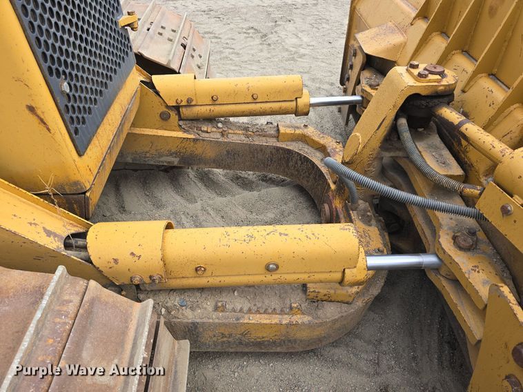 image for item LW9798 1993 Caterpillar  D4H LGP Series III dozer