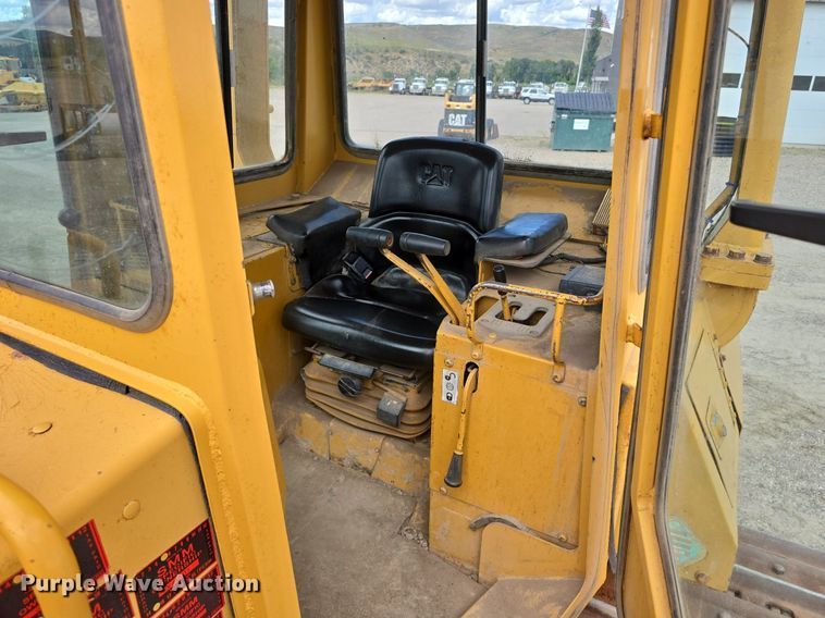 image for item LW9798 1993 Caterpillar  D4H LGP Series III dozer