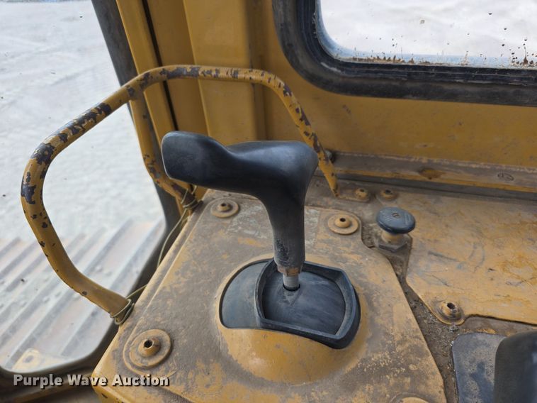 image for item LW9798 1993 Caterpillar  D4H LGP Series III dozer