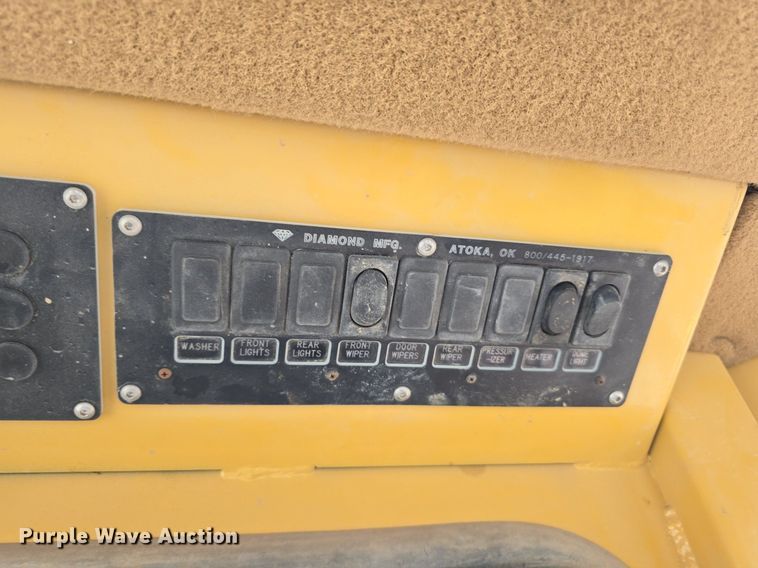 image for item LW9798 1993 Caterpillar  D4H LGP Series III dozer