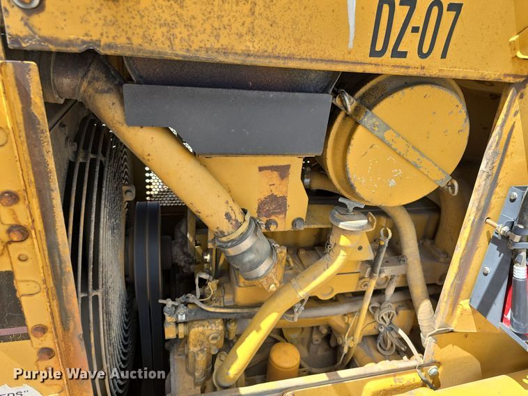 image for item LW9798 1993 Caterpillar  D4H LGP Series III dozer