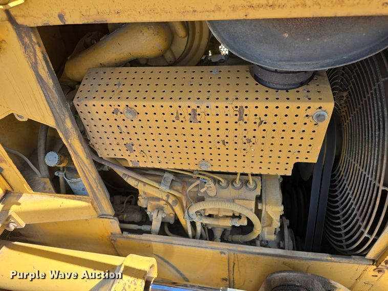 image for item LW9798 1993 Caterpillar  D4H LGP Series III dozer