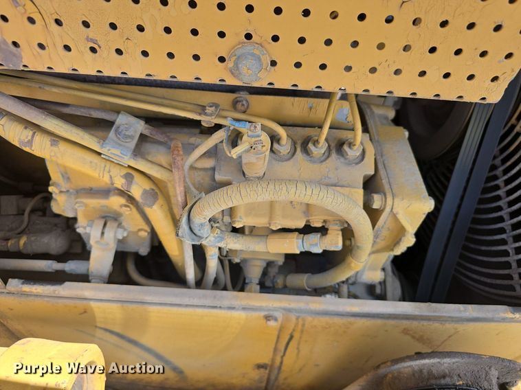 image for item LW9798 1993 Caterpillar  D4H LGP Series III dozer