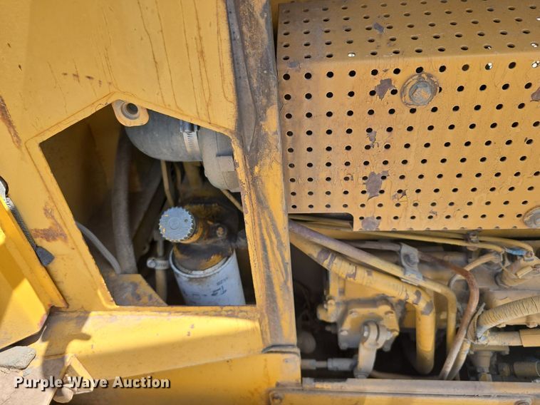 image for item LW9798 1993 Caterpillar  D4H LGP Series III dozer