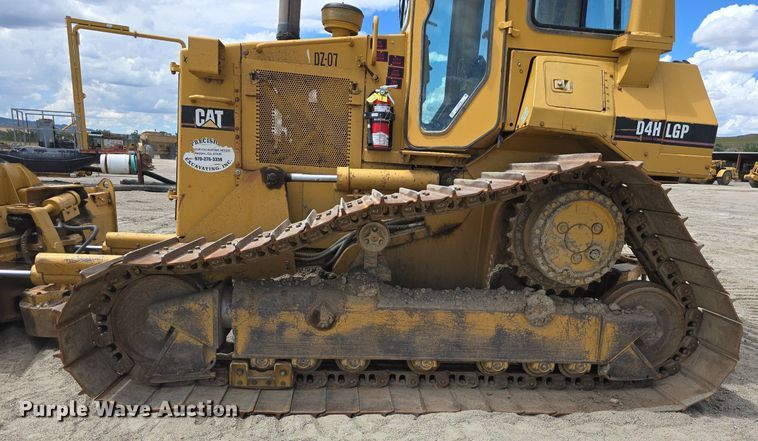 image for item LW9798 1993 Caterpillar  D4H LGP Series III dozer