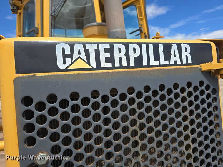 image for item LW9798 1993 Caterpillar  D4H LGP Series III dozer