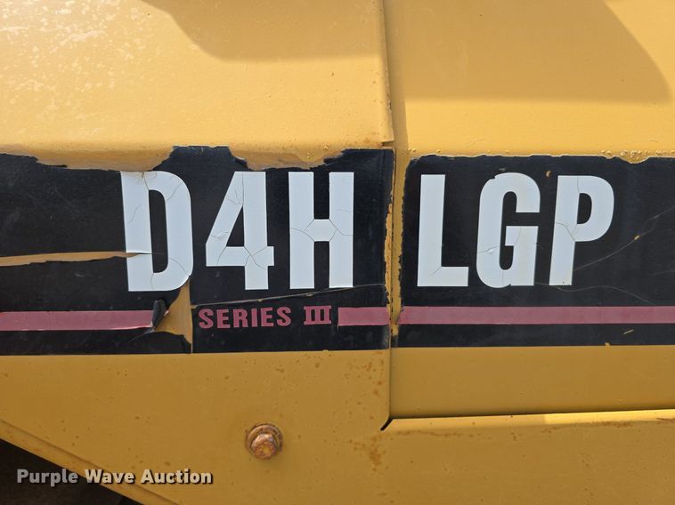 image for item LW9798 1993 Caterpillar  D4H LGP Series III dozer