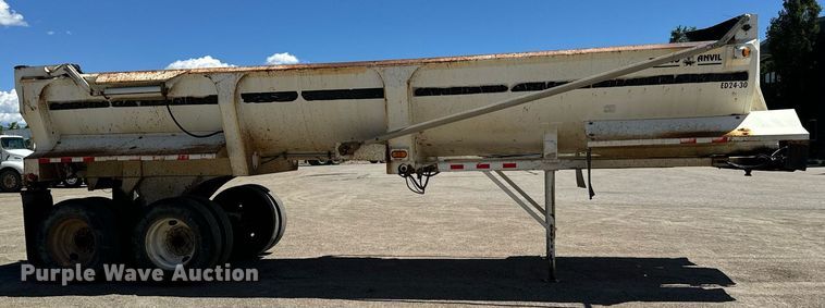 image for item LW9799 2004 Ranch Manufacturing  end dump trailer