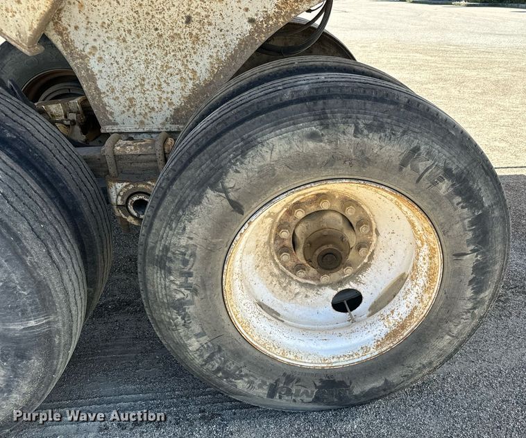 image for item LW9799 2004 Ranch Manufacturing  end dump trailer