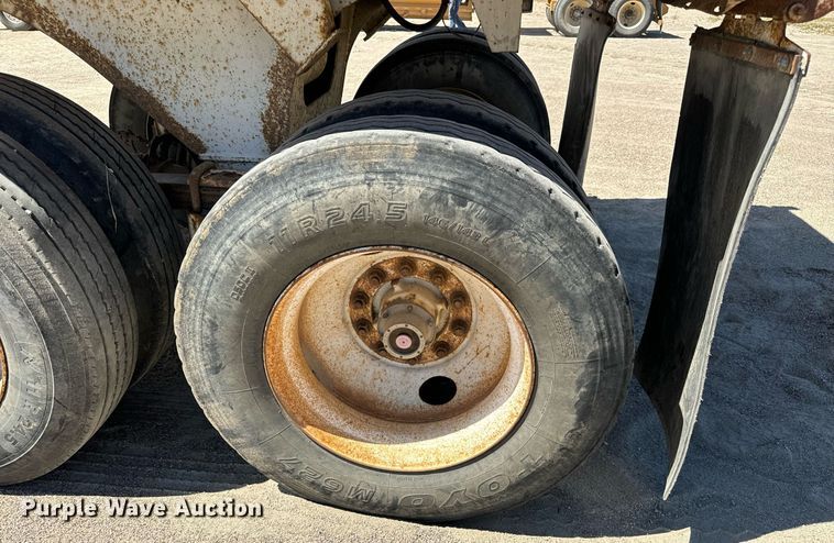 image for item LW9799 2004 Ranch Manufacturing  end dump trailer