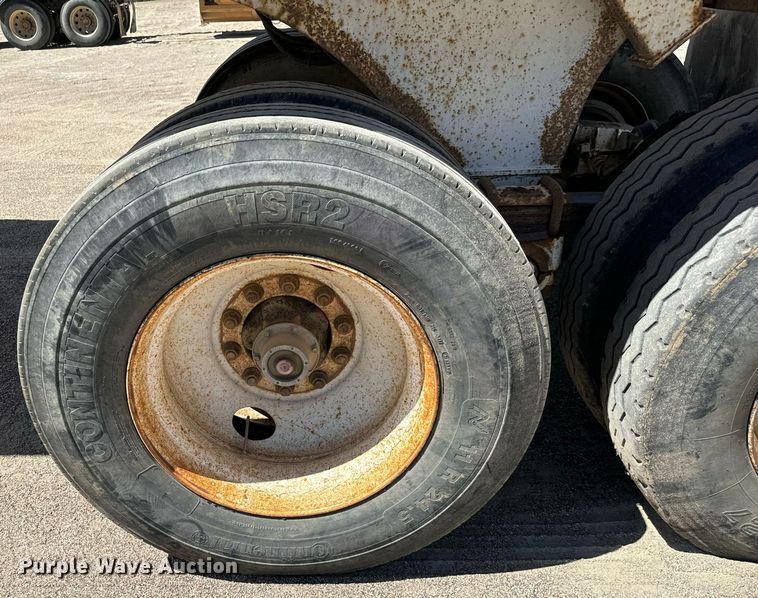 image for item LW9799 2004 Ranch Manufacturing  end dump trailer