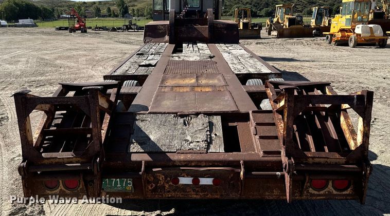 image for item LW9800 1980 Phelan WT-25K equipment trailer