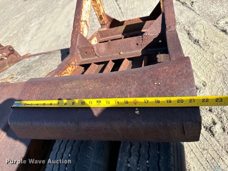 image for item LW9800 1980 Phelan WT-25K equipment trailer