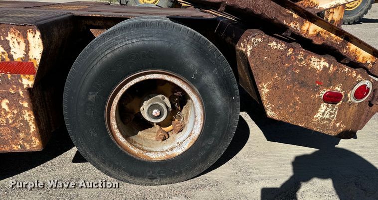 image for item LW9800 1980 Phelan WT-25K equipment trailer