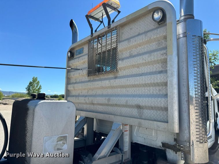 image for item LW9802 2006 Mack CT713 semi truck