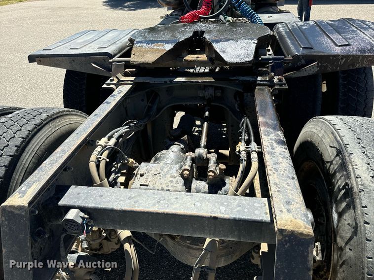 image for item LW9802 2006 Mack CT713 semi truck