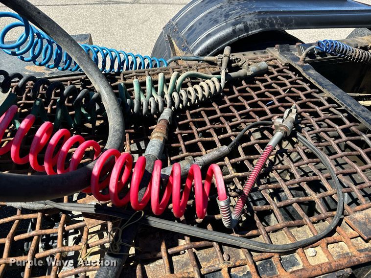 image for item LW9802 2006 Mack CT713 semi truck