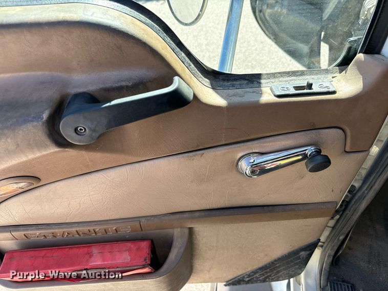 image for item LW9802 2006 Mack CT713 semi truck