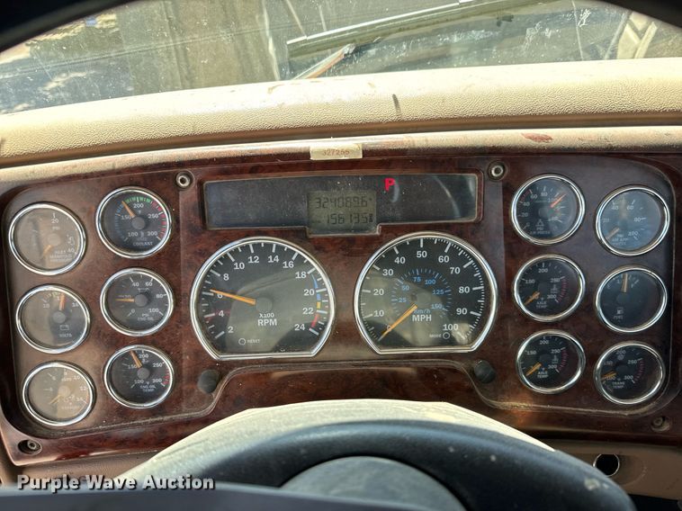 image for item LW9802 2006 Mack CT713 semi truck