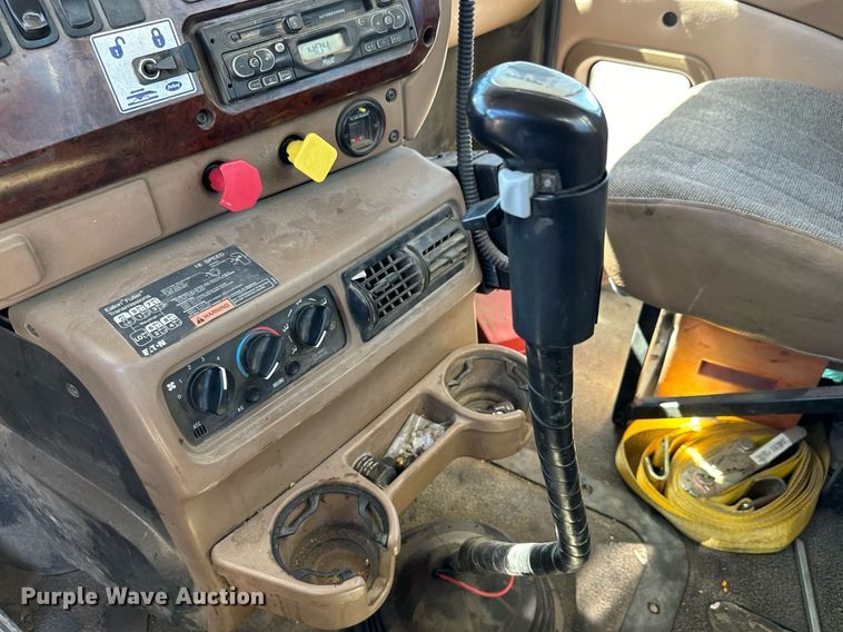 image for item LW9802 2006 Mack CT713 semi truck